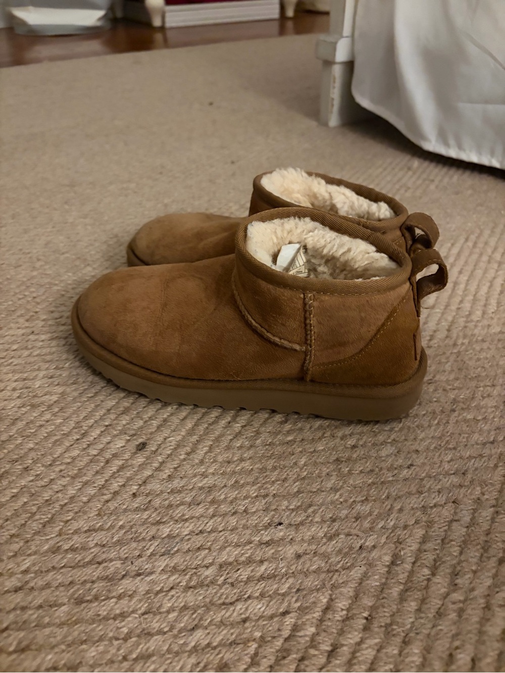 UGG minis size 6 in Chestnut color